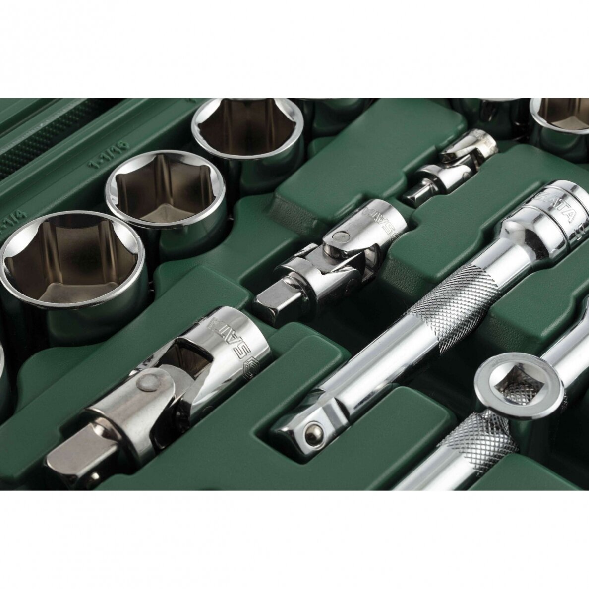 1/4" + 3/8" + 1/2" Galvučių ir raktų rinkinys 124vnt. (SAE & metrinė sistema) 3 1/4" + 3/8" + 1/2" Galvučių ir raktų rinkinys 124vnt. (SAE & metrinė sistema) 3