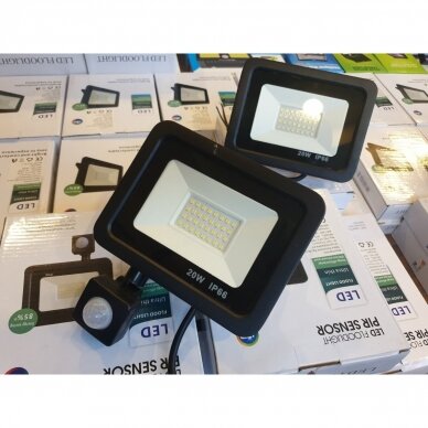 LED lauko šviestuvas 20W su judesio davikliu 1 LED lauko šviestuvas 20W su judesio davikliu 1