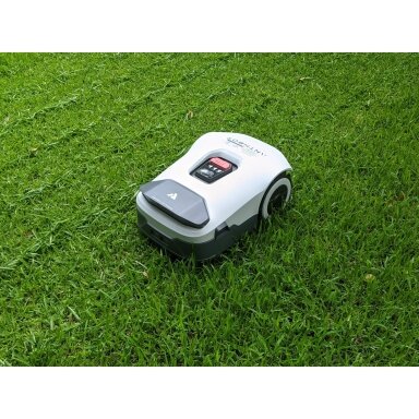 Belaidis vejos robotas Anthbot Genie 3000 su RTK GPS iki 3600m²