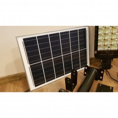 Lauko lempa su saulės baterija 300W su nuotolinio valdymo pulteliu IP65