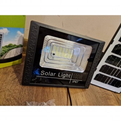 LED lauko šviestuvas su atskira saulės baterija 100W 1