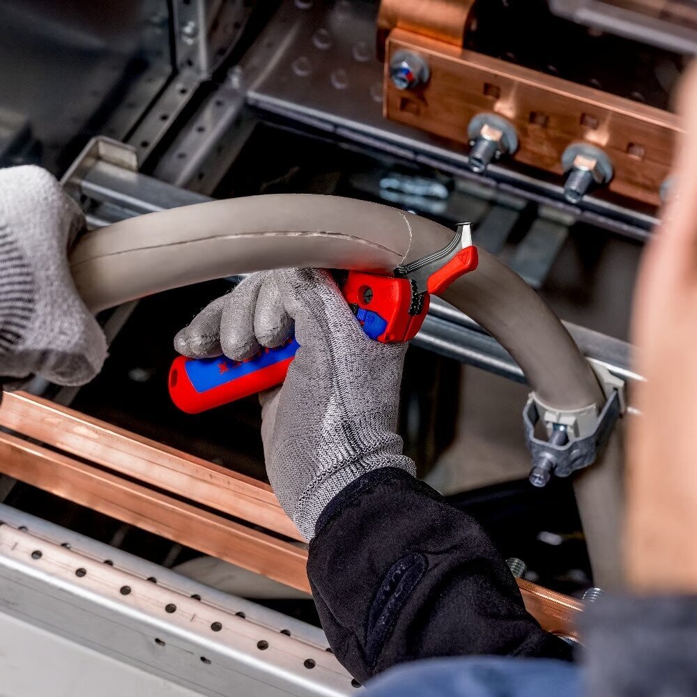 Terkšlinis kabelio nužievinimo peilis su kreipiančiąją KNIPEX 9